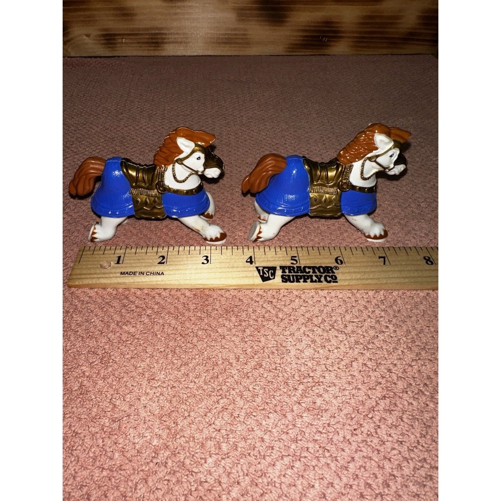 2 Fisher-Price Great Adventures‎ White Blue Medieval Horses